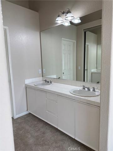 double vanity in master bathroom