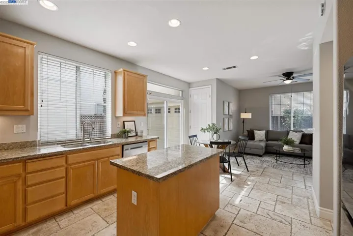 6174 Shadow Hill Dr, Dublin, California 94568