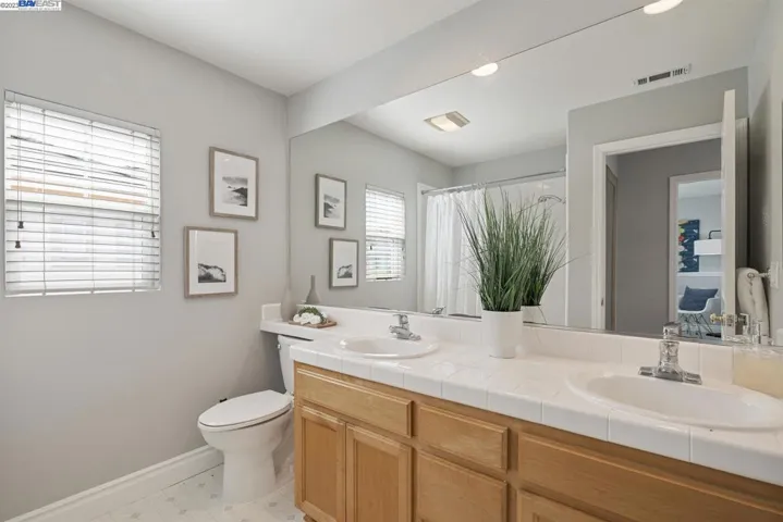 6174 Shadow Hill Dr, Dublin, California 94568
