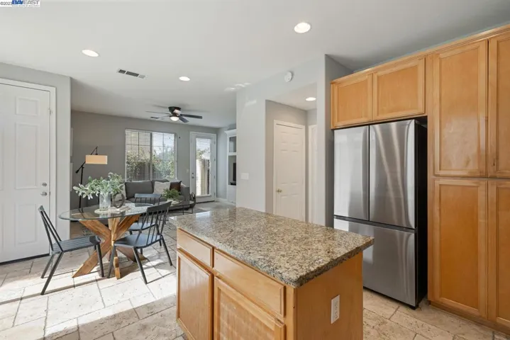 6174 Shadow Hill Dr, Dublin, California 94568