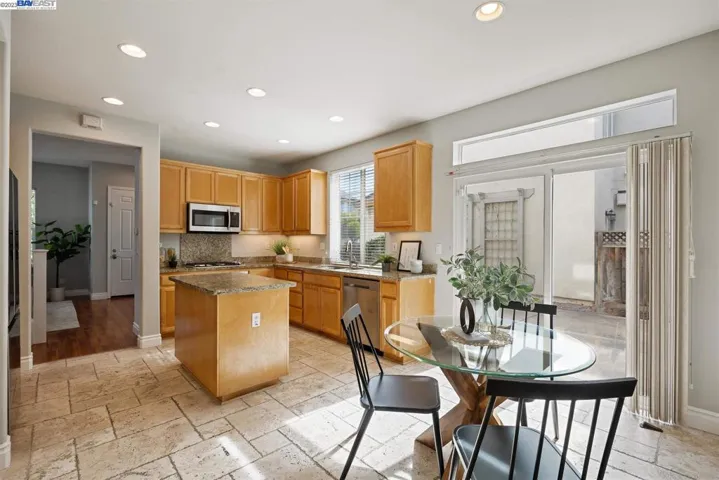 6174 Shadow Hill Dr, Dublin, California 94568