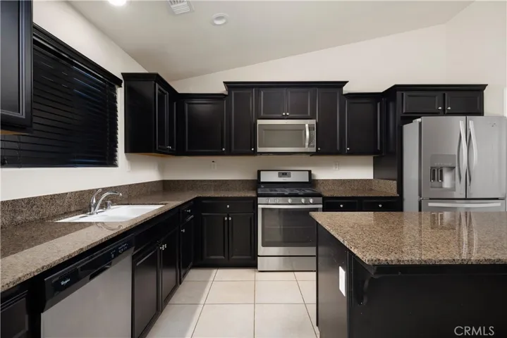 All appliances included. All appliances included. Washer & Dryer too.