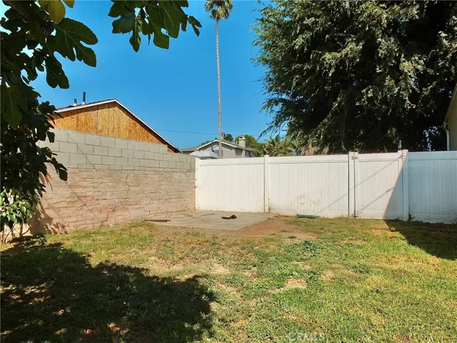 524 E 237th E Street, Carson, California 90745