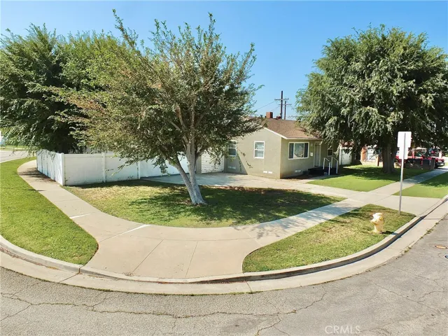 524 E 237th E Street, Carson, California 90745