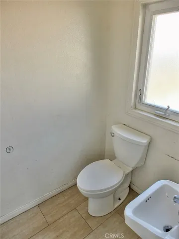 524 E 237th E Street, Carson, California 90745