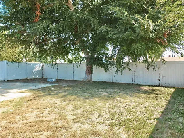 524 E 237th E Street, Carson, California 90745