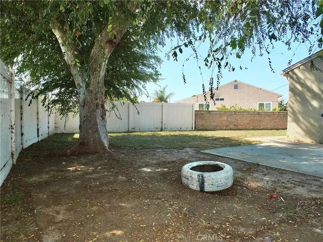 524 E 237th E Street, Carson, California 90745