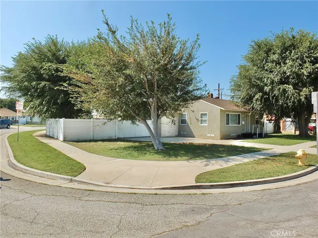524 E 237th E Street, Carson, California 90745