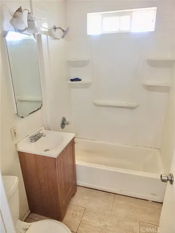 524 E 237th E Street, Carson, California 90745