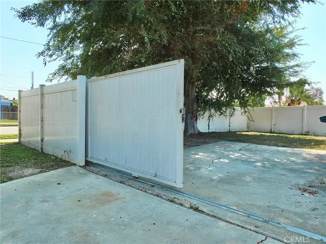 524 E 237th E Street, Carson, California 90745