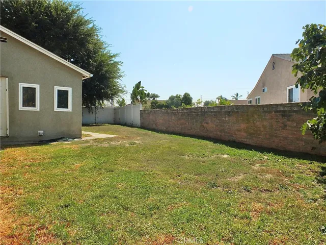 524 E 237th E Street, Carson, California 90745