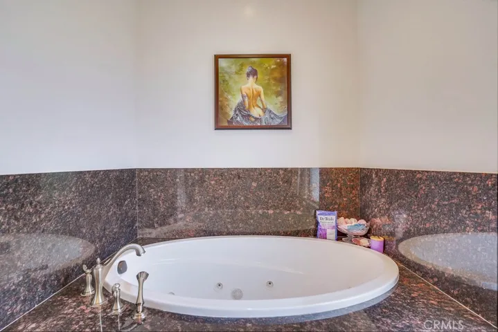 Main master jetted tub