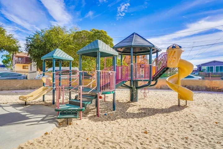 704 Vincent Park B, Redondo Beach, California 90277