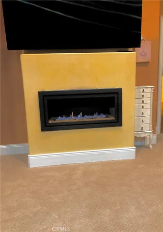 Main master bedroom with Venetian fireplace