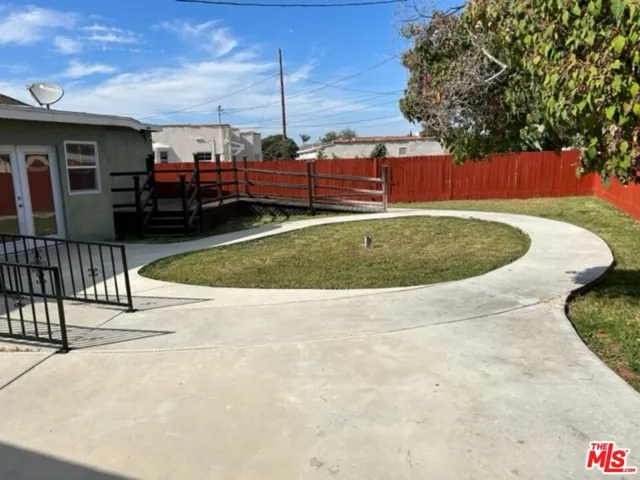 8210 S 4th Avenue, Inglewood, California 90305