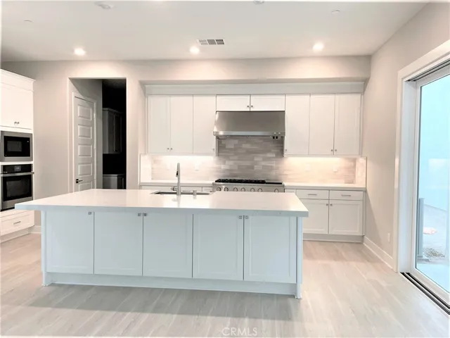 116 Scale, Irvine, California 92618