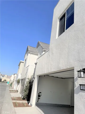 116 Scale, Irvine, California 92618