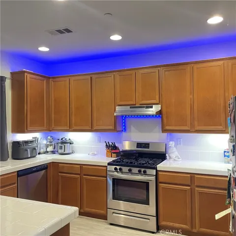5306 Henry Place, Oxnard, California 93033