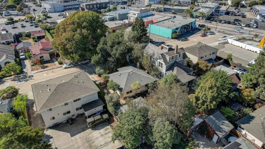 512 Caledonia Street, Santa Cruz, California 95062