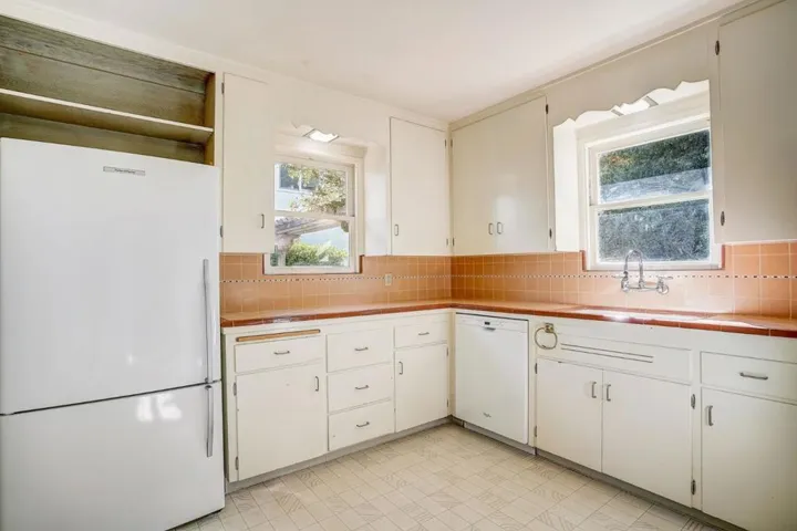 512 Caledonia Street, Santa Cruz, California 95062