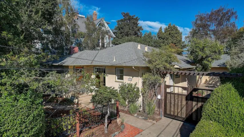 512 Caledonia Street, Santa Cruz, California 95062