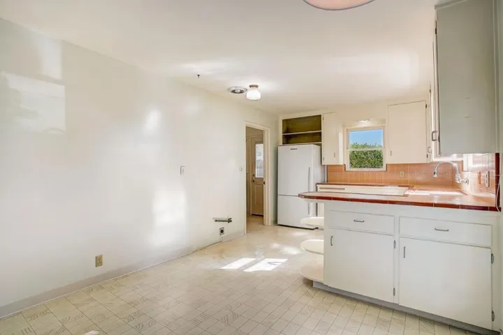 512 Caledonia Street, Santa Cruz, California 95062