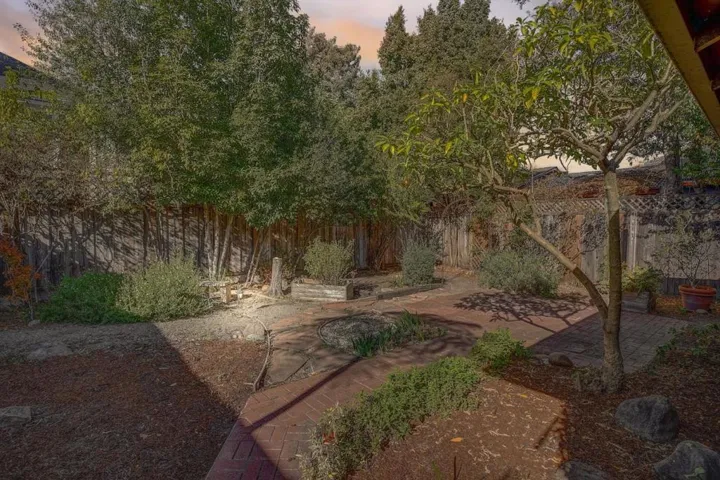 512 Caledonia Street, Santa Cruz, California 95062