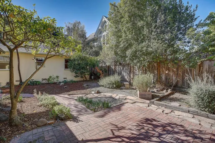 512 Caledonia Street, Santa Cruz, California 95062