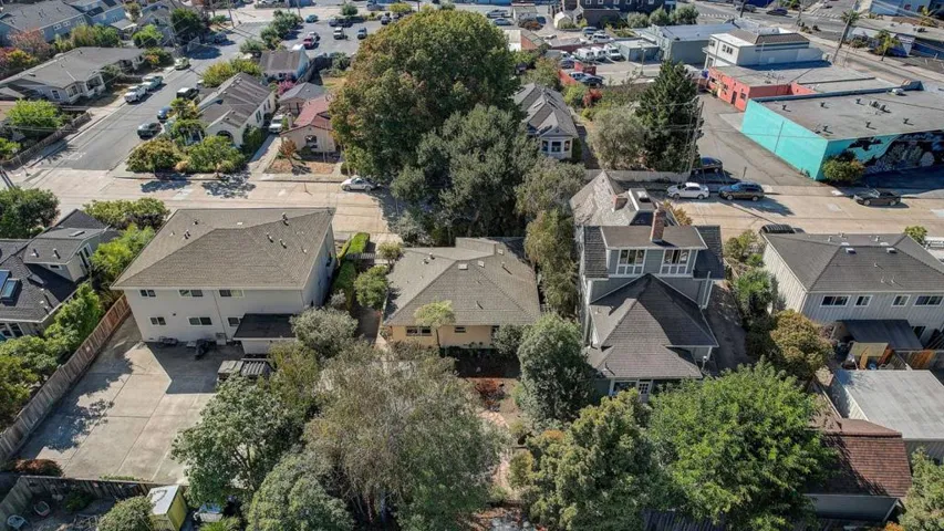 512 Caledonia Street, Santa Cruz, California 95062