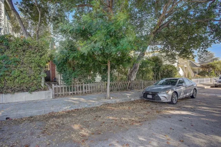 512 Caledonia Street, Santa Cruz, California 95062