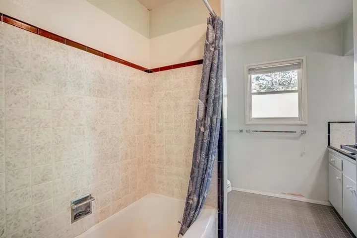 512 Caledonia Street, Santa Cruz, California 95062