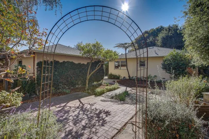 512 Caledonia Street, Santa Cruz, California 95062