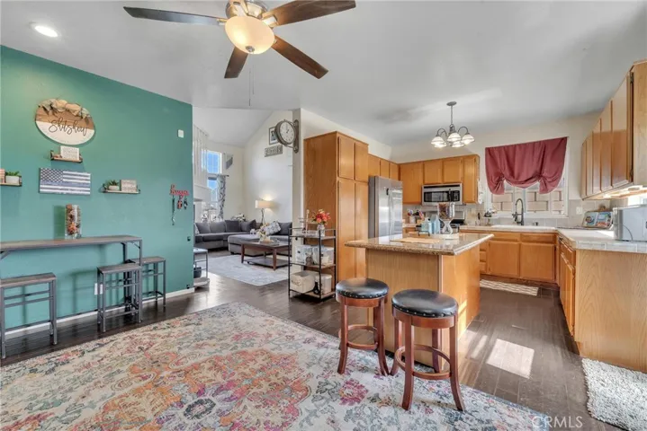 2532 Summerchase Avenue, Rosamond, California 93560