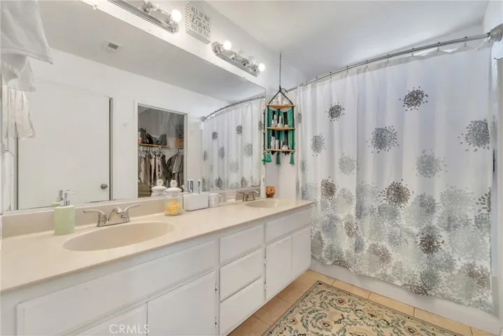 2532 Summerchase Avenue, Rosamond, California 93560