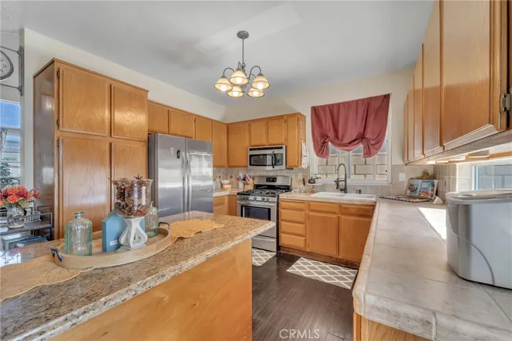 2532 Summerchase Avenue, Rosamond, California 93560