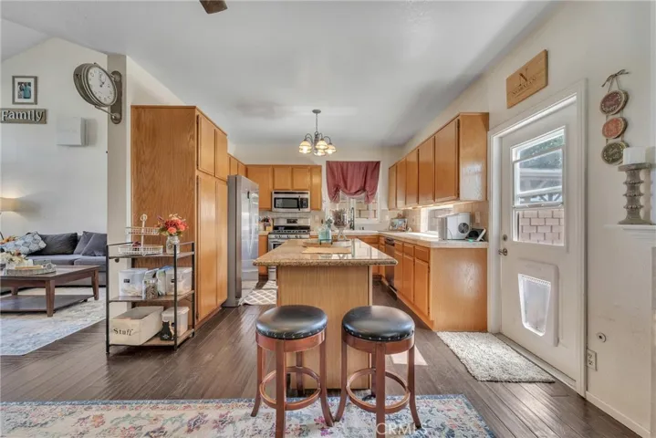 2532 Summerchase Avenue, Rosamond, California 93560
