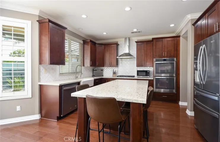 Kitchen with Bar area nook