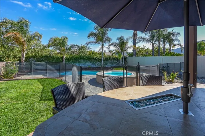 Grill area. Bar/Grill included