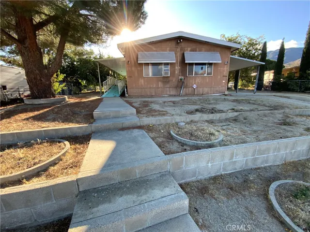 Ramp for easy access to deck.