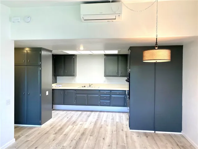 13521 Wentworth Lane, M5-107i, Seal Beach, California 90740