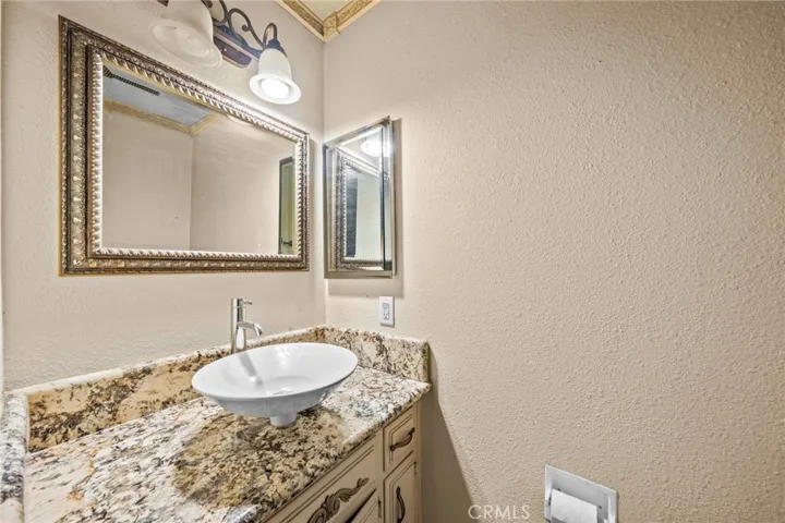 30261 Spray Drive, Canyon Lake, California 92587
