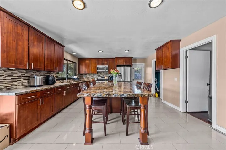 30261 Spray Drive, Canyon Lake, California 92587