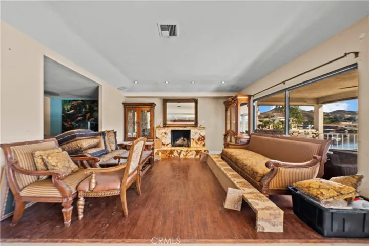 30261 Spray Drive, Canyon Lake, California 92587
