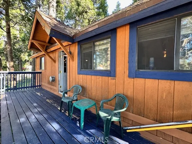 906 Big Oak Road, Crestline, California 92325