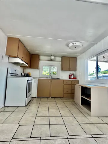 15325 Orange Avenue, Paramount, California 90723