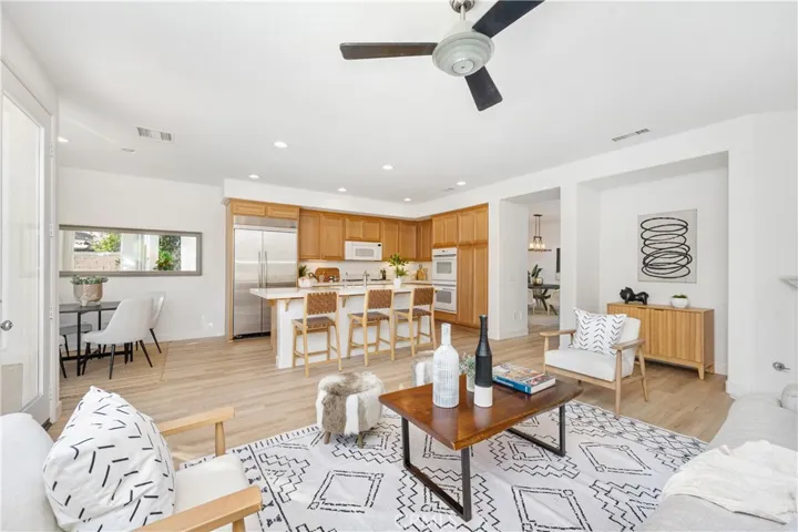20740 Trieste Lane, Porter Ranch, California 91326