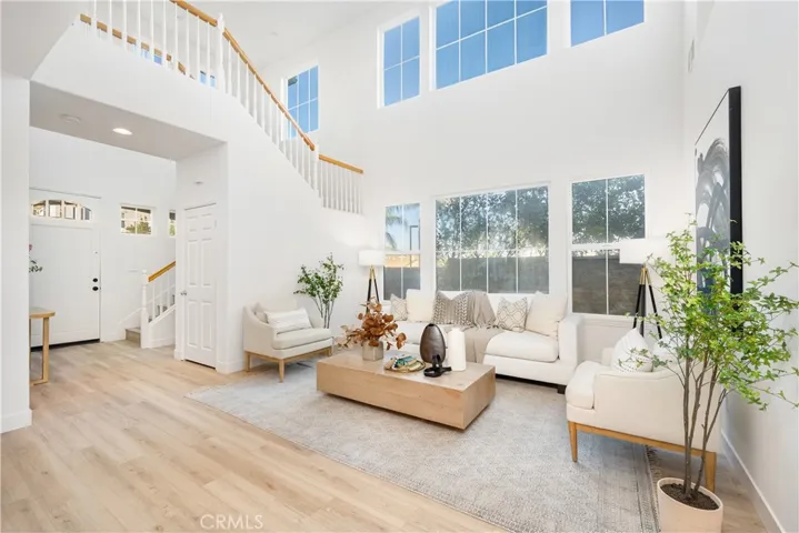 20740 Trieste Lane, Porter Ranch, California 91326