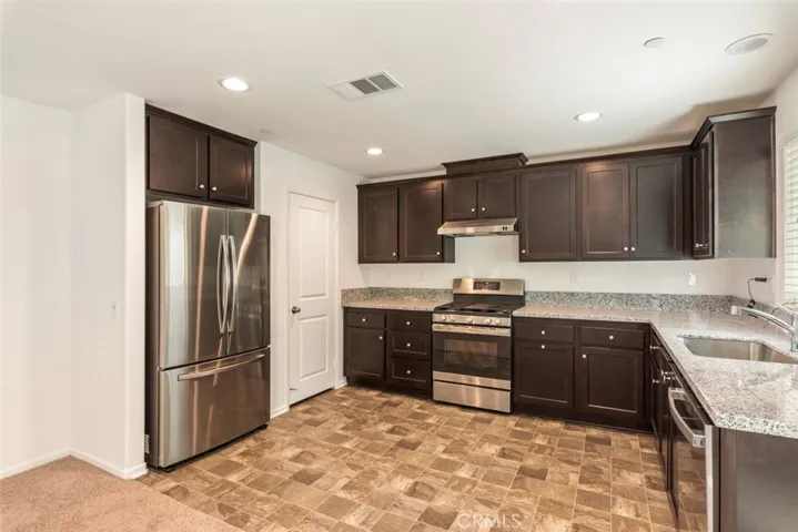 24027 Roybal Way, Lake Elsinore, California 92532