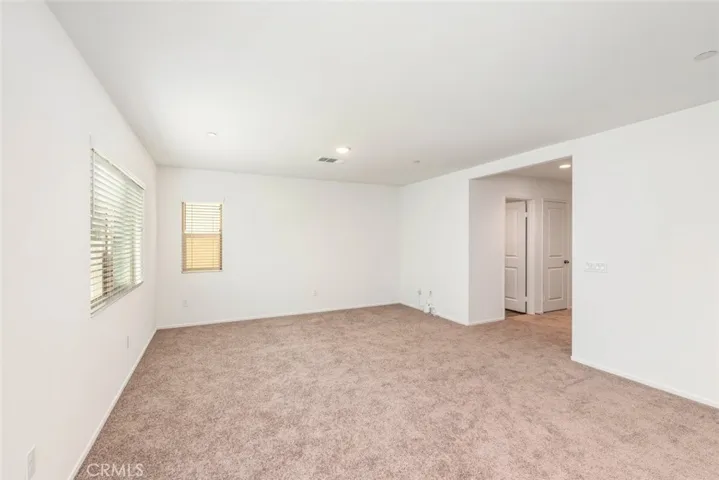 24027 Roybal Way, Lake Elsinore, California 92532