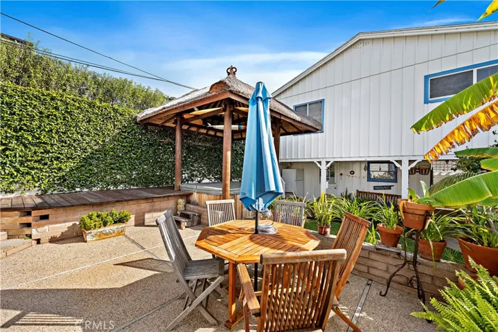 483 Aster Street Front, Laguna Beach, California 92651
